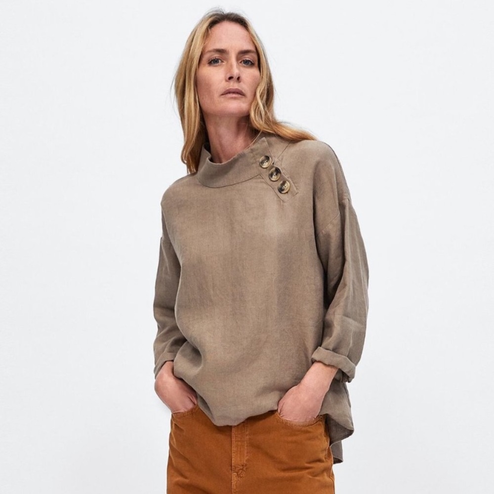 ZARA WOMAN Linen Tunic with Button closure. Size Small